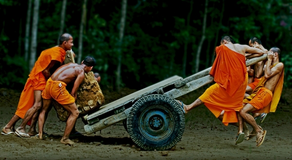 Photograph Viet Van Tran Decide Moment on One Eyeland